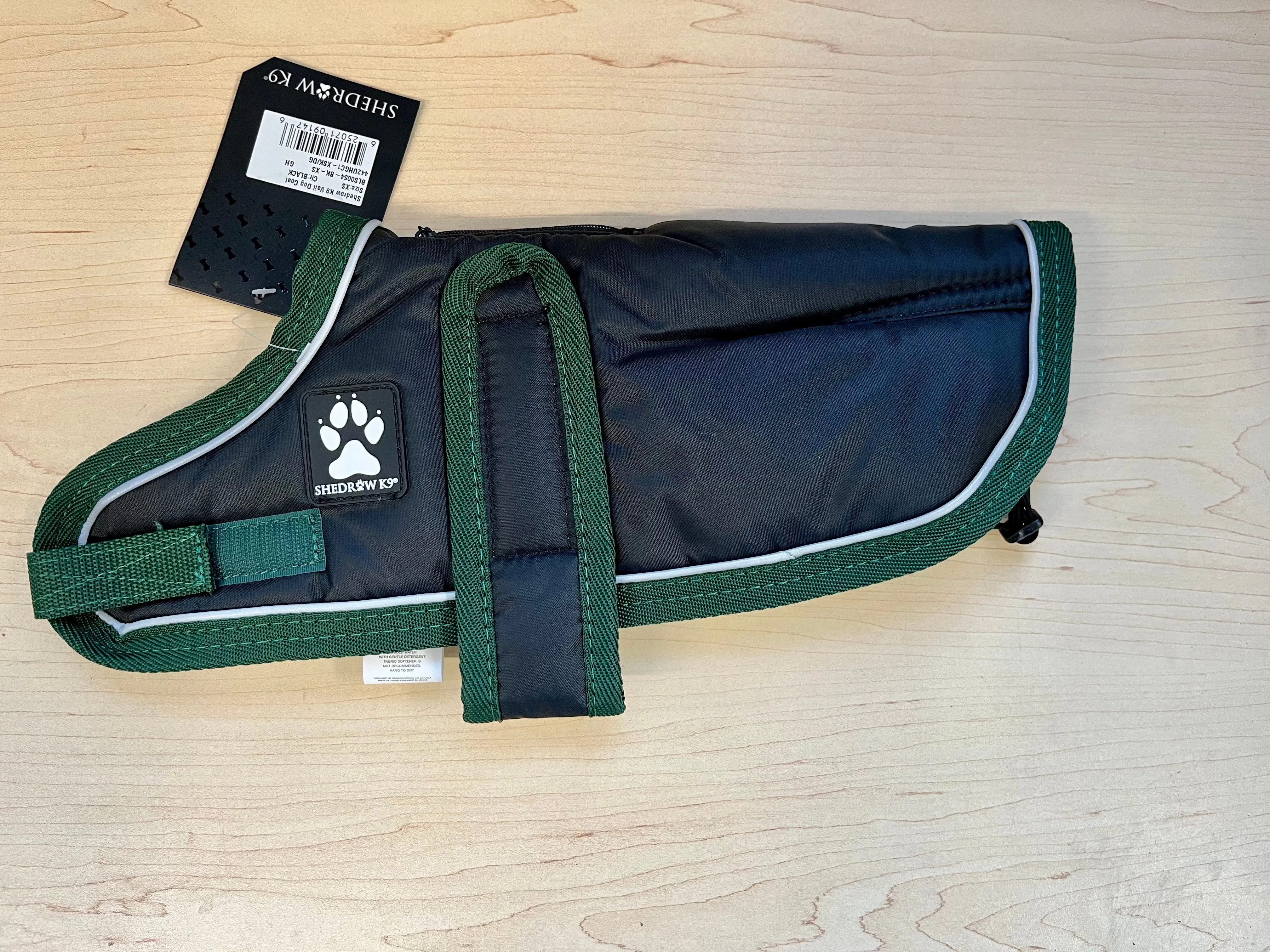 Shedrow K9 Vail Dog Coat Black with Smoke Pine Trim