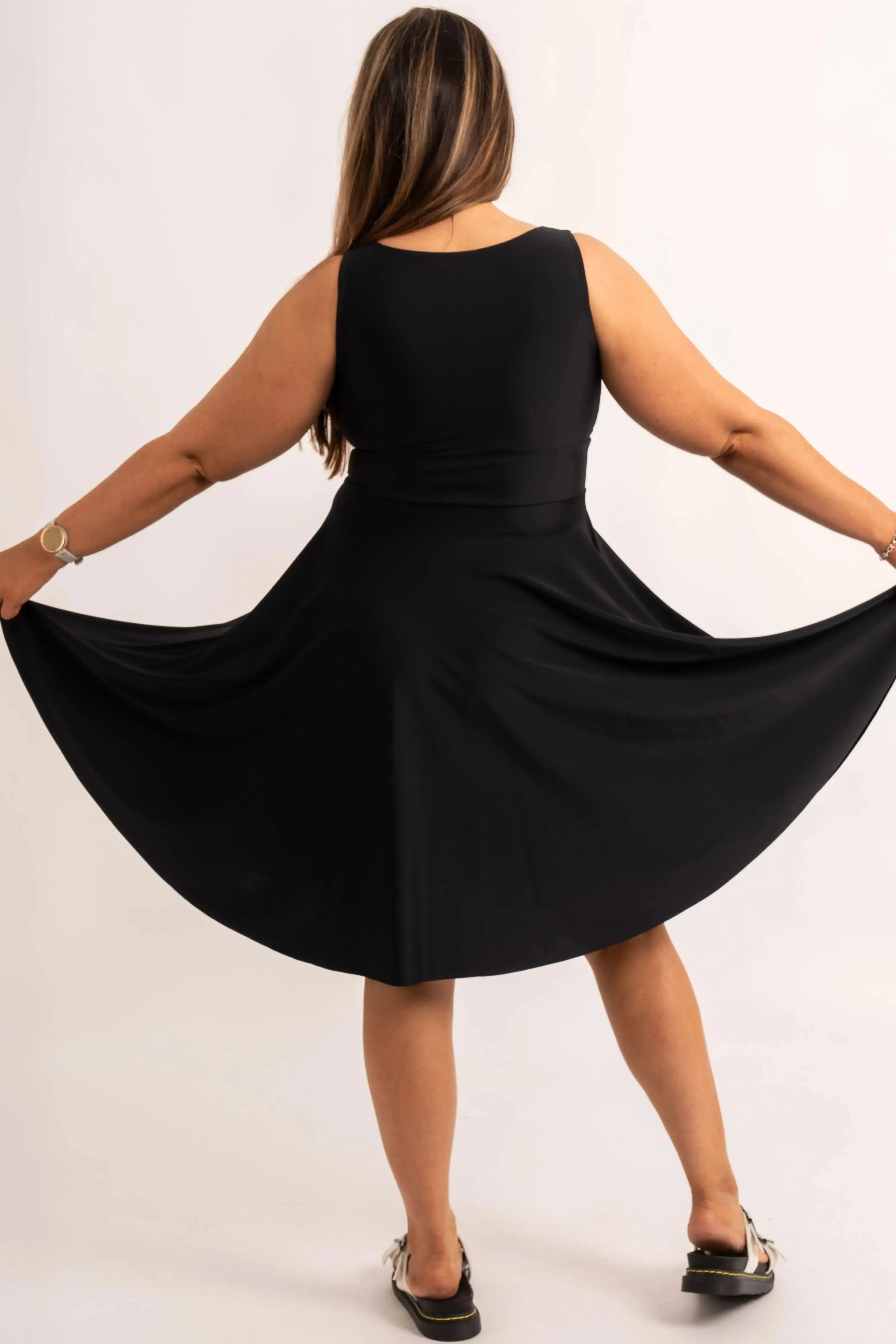 Silky Reversible Comfort Crop Midi Dress W/ Pockets - Black